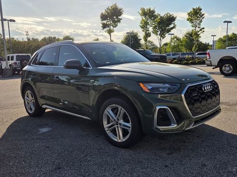 Used 2023 Audi Q5 e Premium Plus AWD/4WD image 3