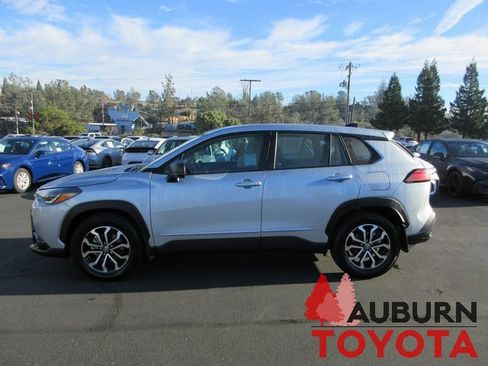 Certified 2025 Toyota Corolla Cross AWD Hybrid image 8