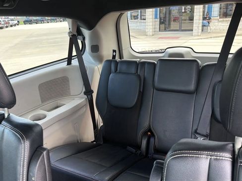Used 2019 Dodge Grand Caravan SXT w/ Driver Convenience Group FWD image 46