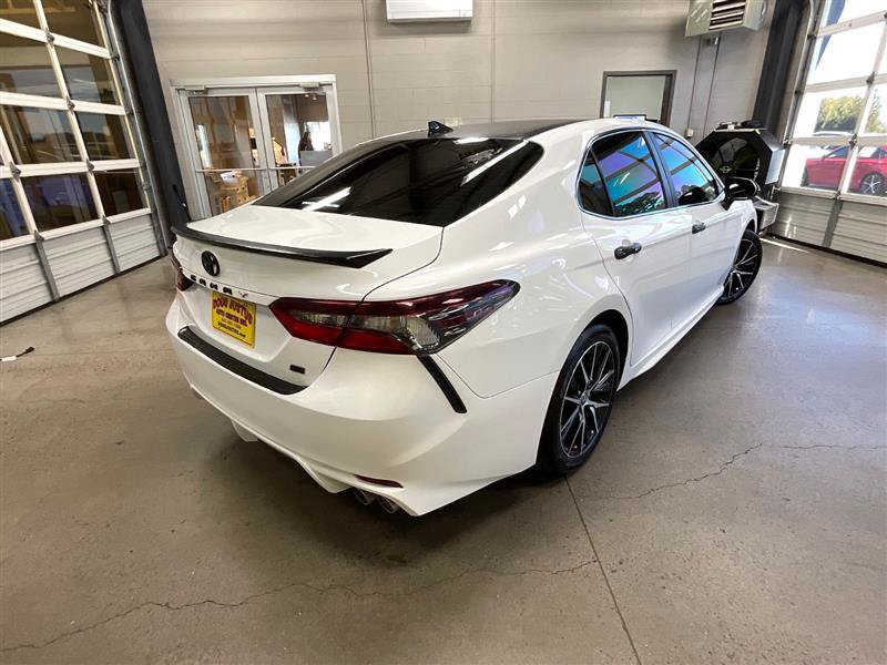 Used 2024 Toyota Camry SE FWD image 5