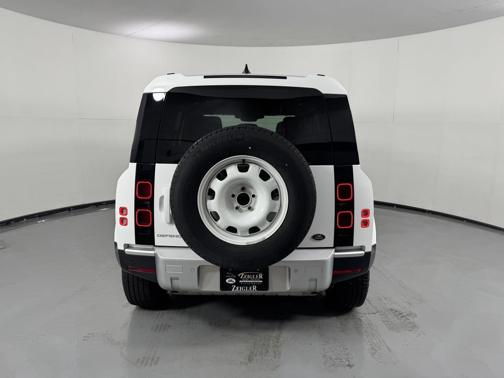 Used 2023 Land Rover Defender 110 AWD/4WD image 6