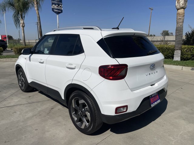 Used 2025 Hyundai Venue SEL FWD image 6