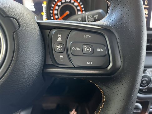 New 2025 Jeep Gladiator Mojave image 10