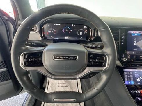 Used 2023 Jeep Grand Wagoneer Series III AWD/4WD image 35