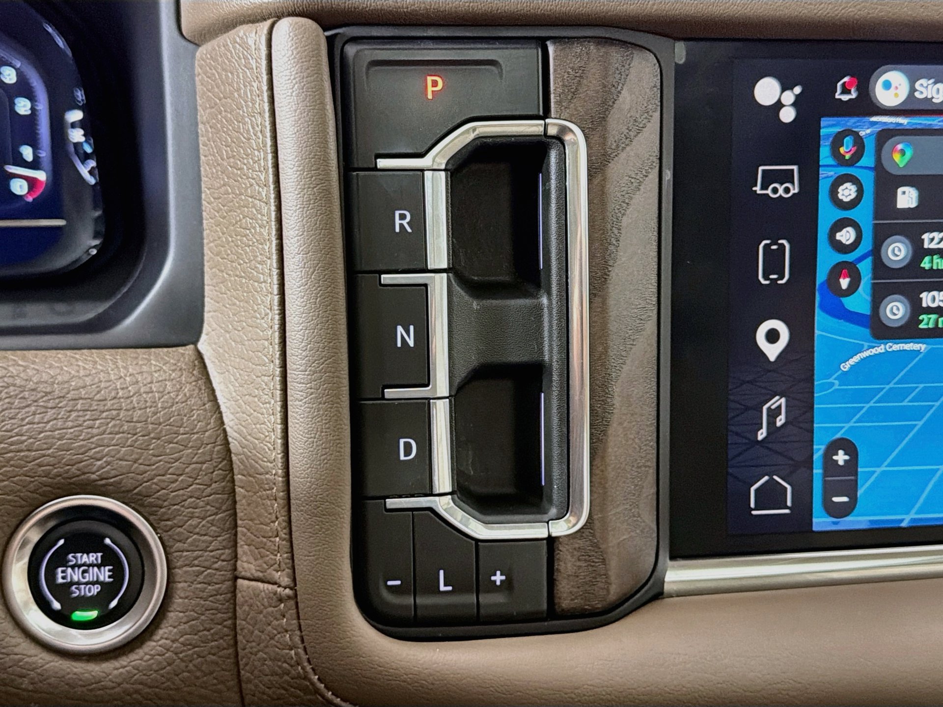 Used 2024 GMC Yukon Denali RWD image 18