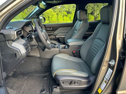 Certified 2025 Toyota Tacoma 4x4 Double Cab Hybrid image 15