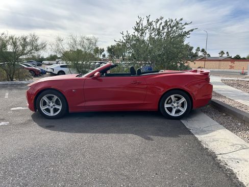 Used 2020 Chevrolet Camaro LT image 6