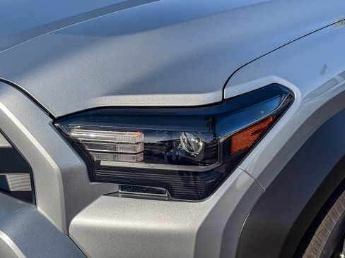 New 2026 Toyota 4Runner SR5 AWD/4WD image 9