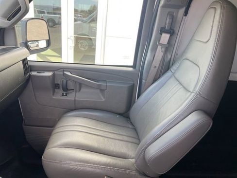 Used 2023 GMC Savana 2500 Extended w/ Driver Convenience Package image 8