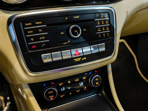 Used 2019 Mercedes-Benz CLA 250 image 31