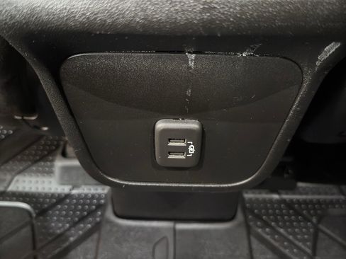 Used 2021 Chevrolet Equinox LT FWD image 12