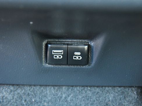 Used 2025 Toyota Camry SE w/ Convenience Package FWD image 40