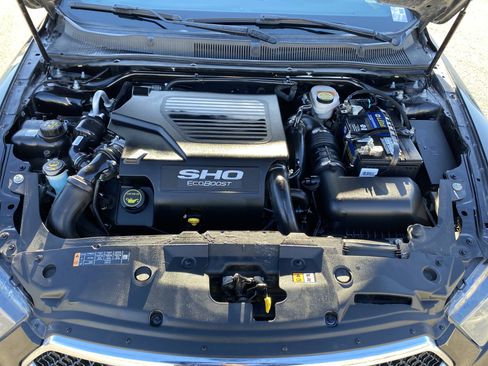Used 2015 Ford Taurus SHO image 22