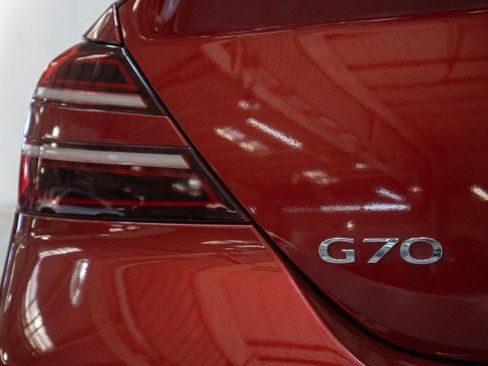 Used 2022 Genesis G70 2.0T image 6