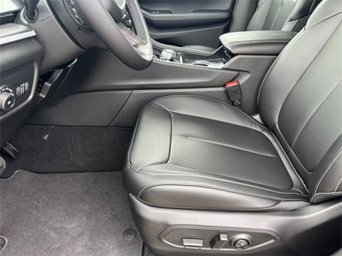 New 2025 Jeep Grand Cherokee L Limited w/ Black Appearance Package image 13