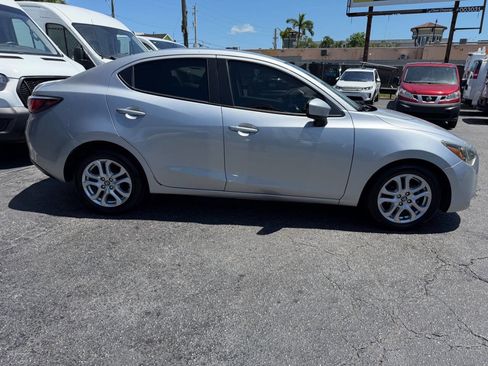 Used 2018 Toyota Yaris iA FWD image 6