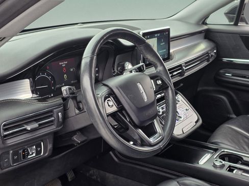 Used 2022 Lincoln Corsair FWD w/ Premium Package image 11