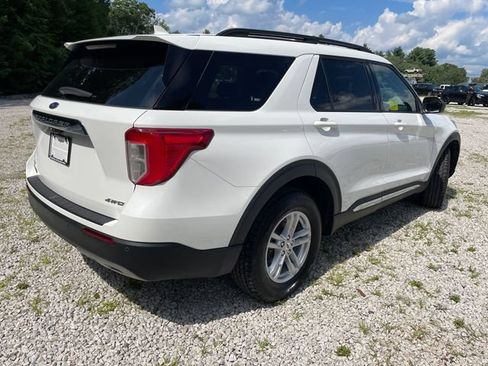 Used 2022 Ford Explorer XLT w/ Equipment Group 202A AWD/4WD image 13