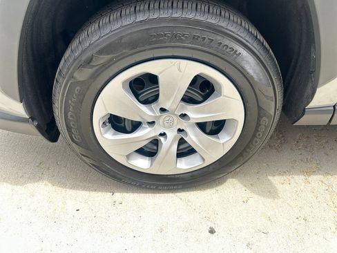 Certified 2024 Toyota RAV4 LE AWD/4WD image 15