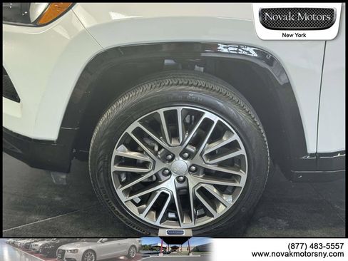 Used 2022 Jeep Compass Limited w/ Elite Group AWD/4WD image 5