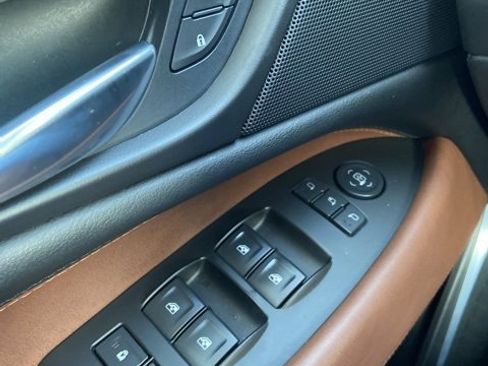 Used 2016 Cadillac Escalade ESV Premium image 23