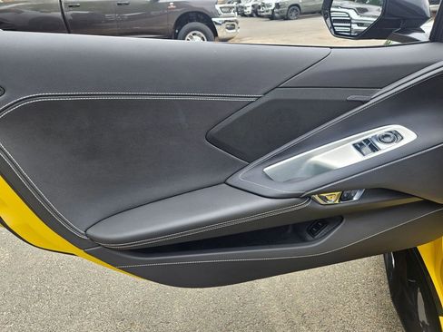 Used 2025 Chevrolet Corvette Z06 RWD image 11