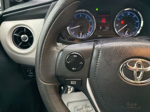 Used 2018 Toyota Corolla LE FWD image 22