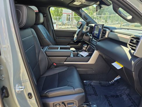 New 2026 Toyota Tundra Limited AWD/4WD image 11