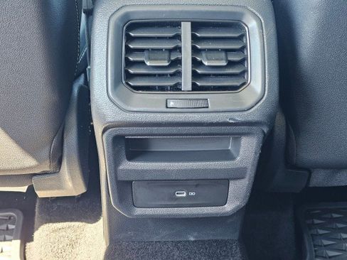 Certified 2024 Volkswagen Taos SEL AWD/4WD image 22