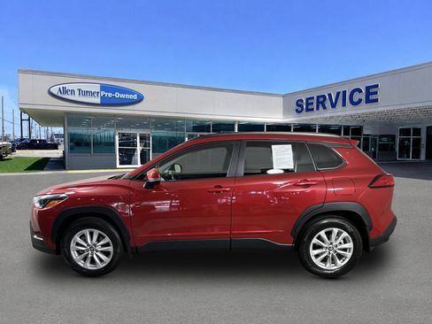 Used 2024 Toyota Corolla Cross LE AWD/4WD image 5