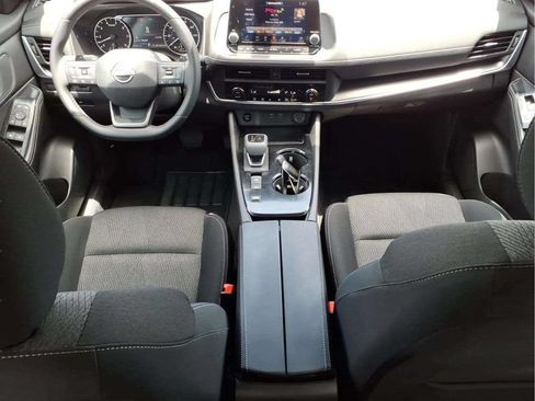 Used 2026 Nissan Rogue SV FWD image 9