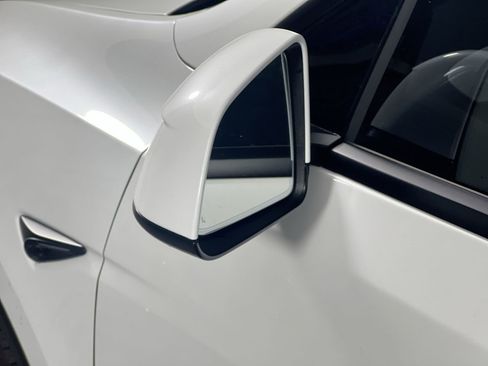 Used 2026 Tesla Model Y 2WD image 10