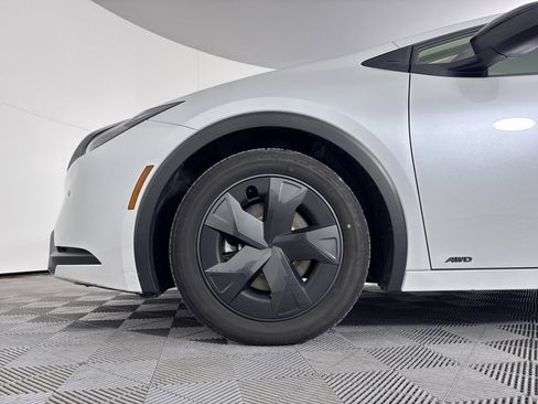 Used 2025 Toyota Prius LE image 18
