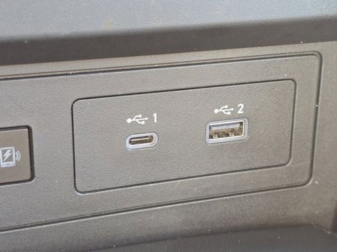 Used 2024 Nissan Armada SV image 8