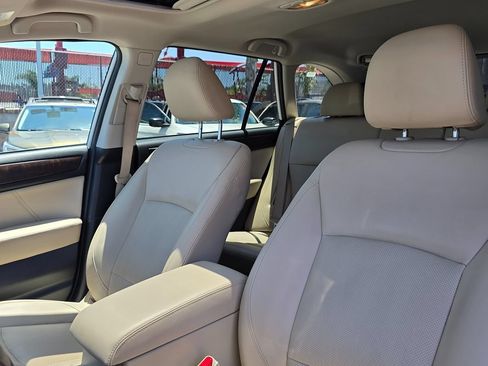 Used 2018 Subaru Outback 2.5i Limited AWD/4WD image 23