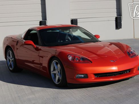 Used 2011 Chevrolet Corvette Coupe w/ 1LT image 4