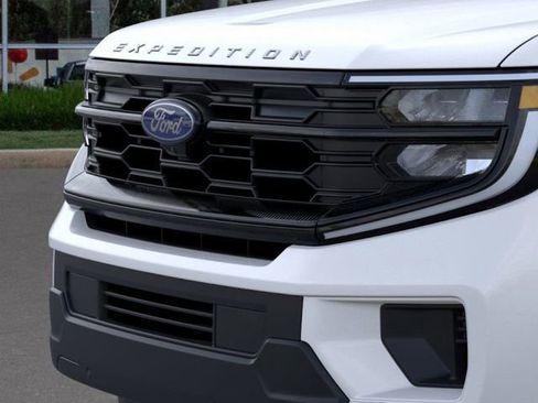 New 2026 Ford Expedition Active image 17