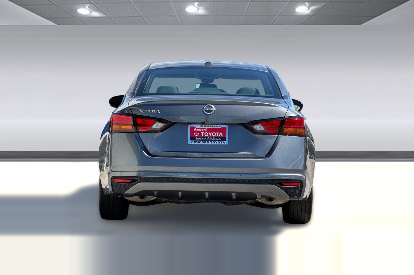 Used 2025 Nissan Altima 2.5 SV FWD image 10