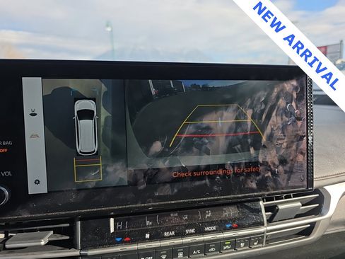 Used 2025 Toyota Sienna Platinum image 26