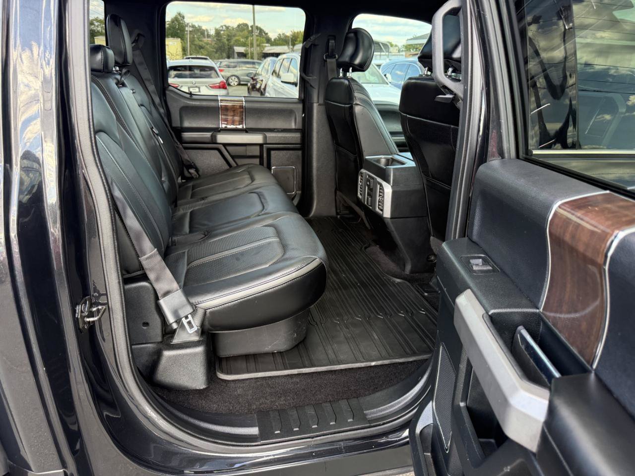 Used 2015 Ford F150 Platinum w/ Equipment Group 701A Luxury AWD/4WD image 11