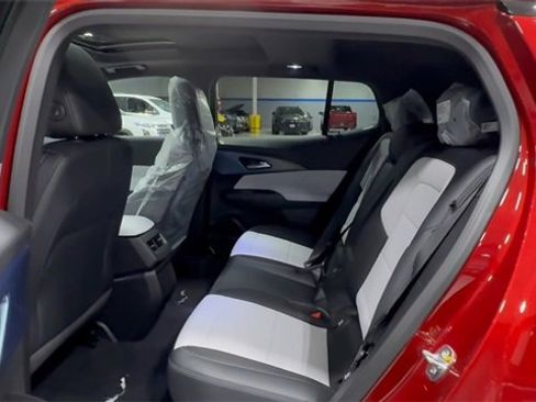 New 2026 Chevrolet Equinox EV LT image 13