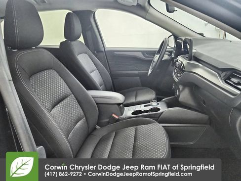 Used 2025 Ford Escape Active AWD/4WD image 30