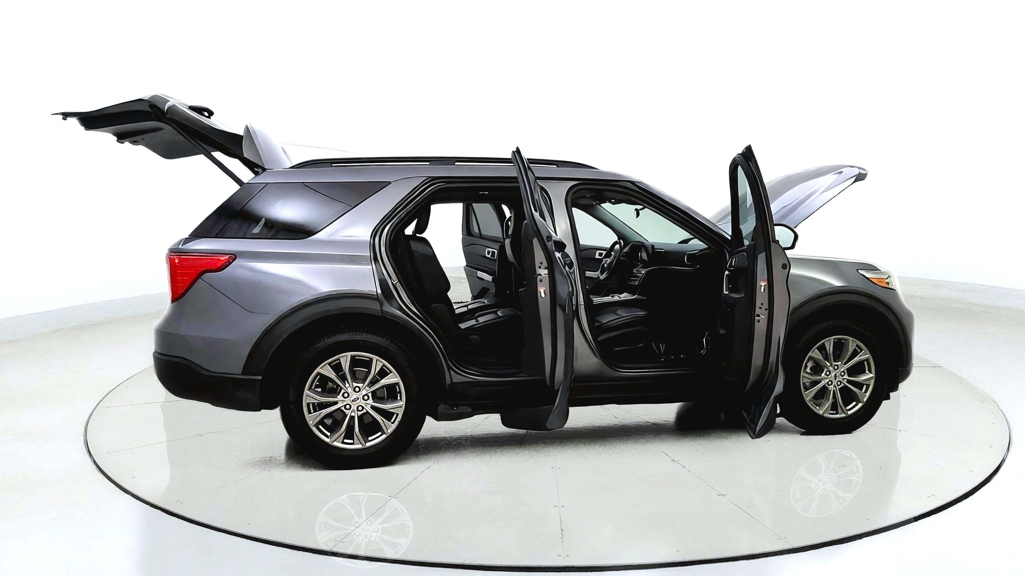 Used 2022 Ford Explorer XLT w/ Equipment Group 202A AWD/4WD image 15