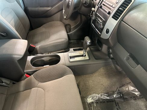 Used 2012 Nissan Frontier SV w/ Sport Appearance Pkg RWD image 16