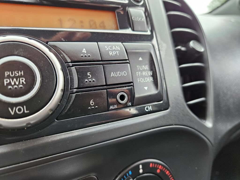 Used 2011 Nissan Juke S FWD image 24