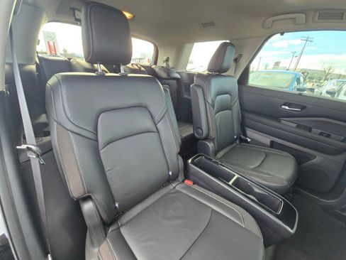 Used 2024 Nissan Pathfinder SL w/ SL Premium Package AWD/4WD image 16