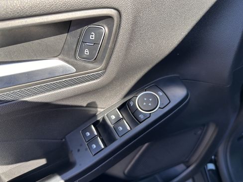 Used 2025 Ford Escape ST-Line FWD image 18