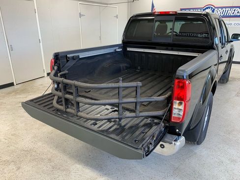 Used 2017 Nissan Frontier SV w/ SV Value Truck Package image 5