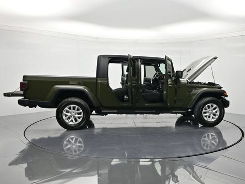 Used 2023 Jeep Gladiator Sport AWD/4WD image 48