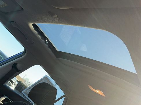 Certified 2023 Hyundai Venue SEL image 23